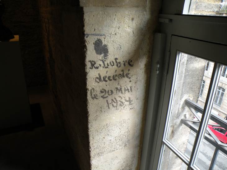  inscription sur une fenêtre de l'entrepôt